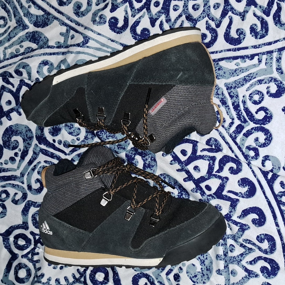 Boys sneaker boots